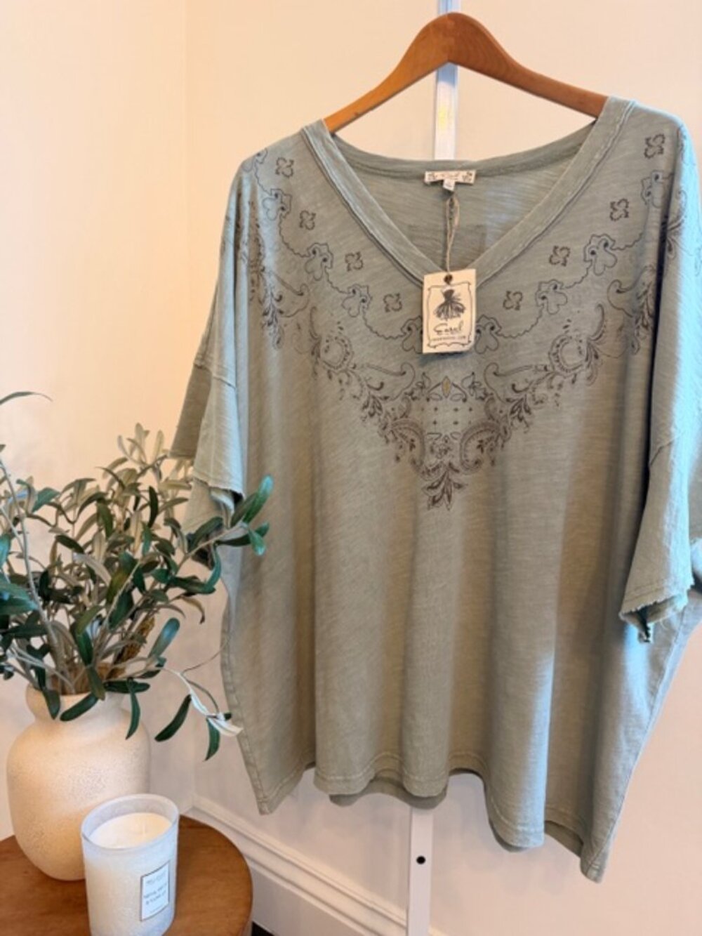 EASEL ETHNIC GRAPHIC WASHED COTTON SLUB TOP 100% COTTON